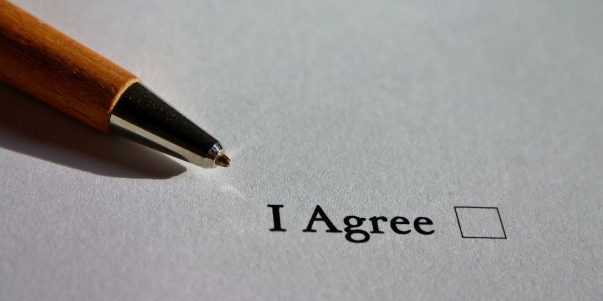 Service Contracts: Expats in Germany – Avoid this costly mistake